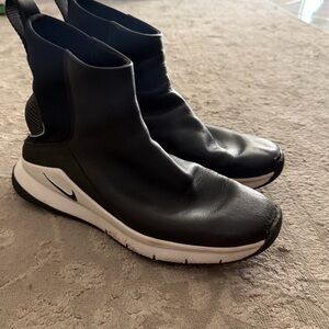 Nike Rivah High top Premium Leather Sneakers size 8